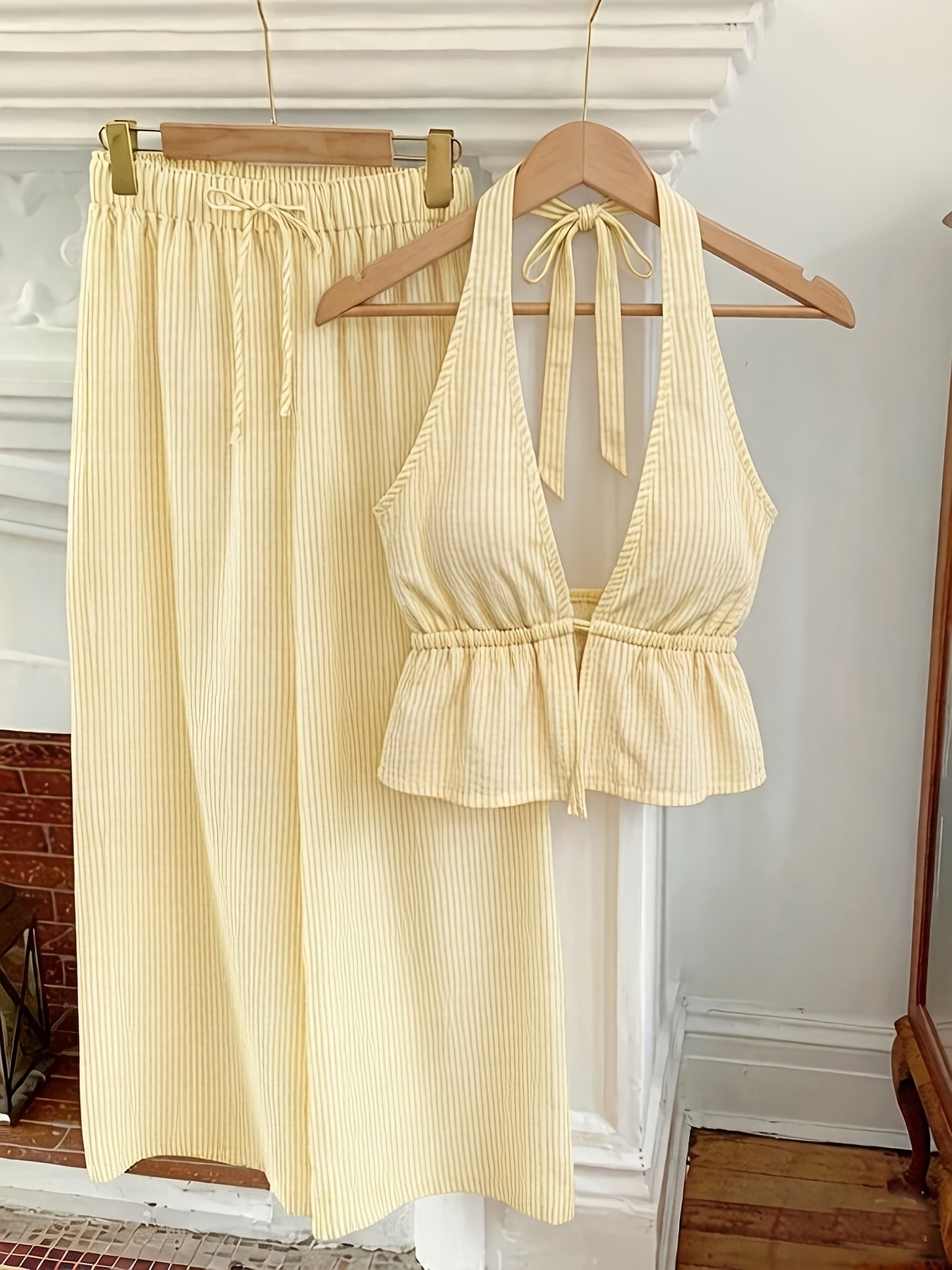 Women'S 2Pcss Set, Striped Halter Neck Backless Cami And Wide-Leg Pants Suit, Seaside Vacation Waist-Cinching Short Top And Loose Casual Long Trousers Set, Casual Home Outing 2Pcss